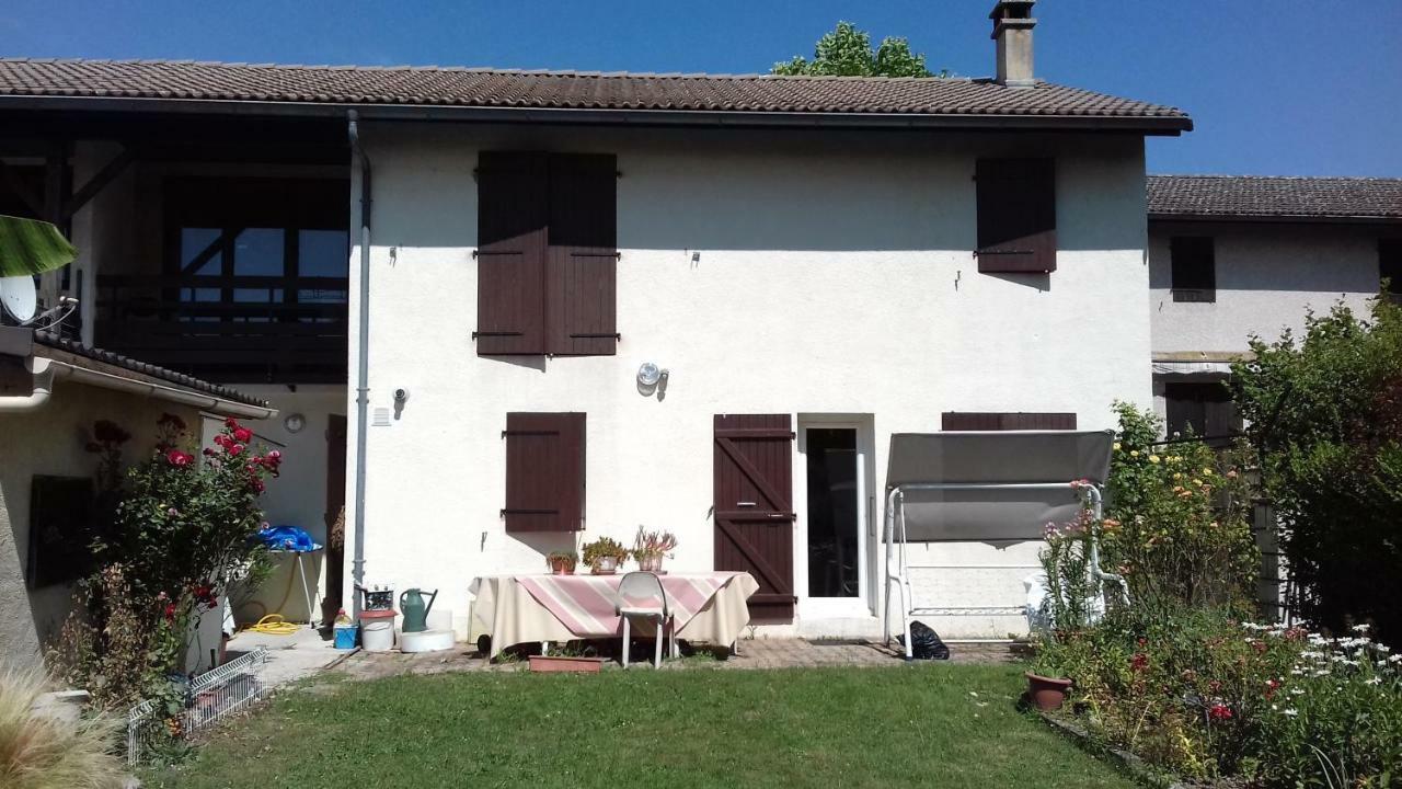 Chambre D'Hote Le Pin La Tour-du-Pin Exterior foto